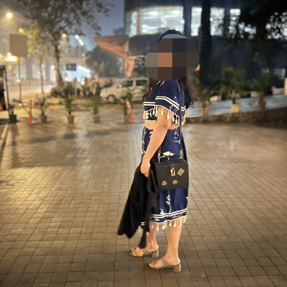 Vintage look box sling bag - Picture 4 of 10